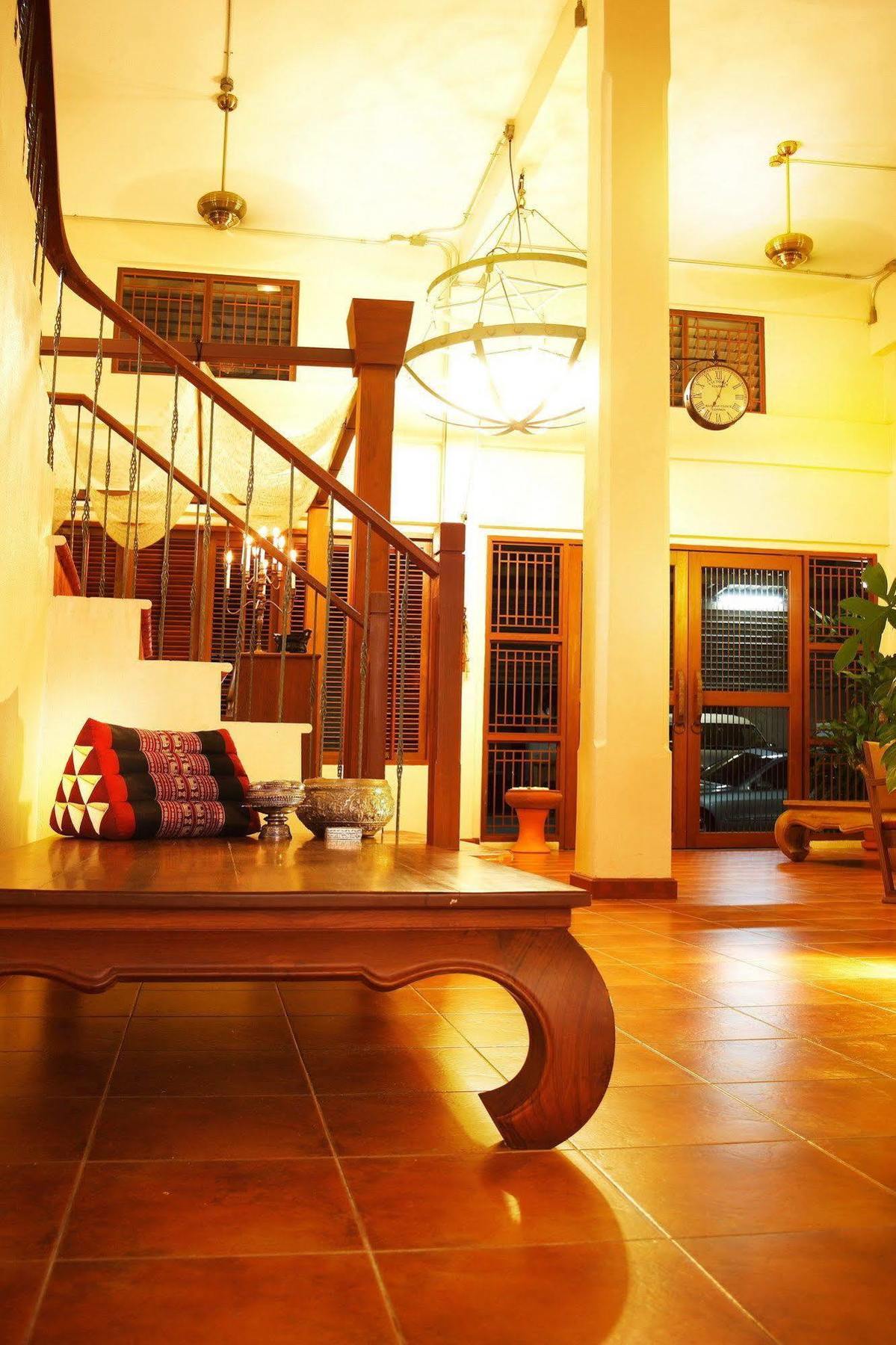 Siamese Views Lodge Бангкок Экстерьер фото
