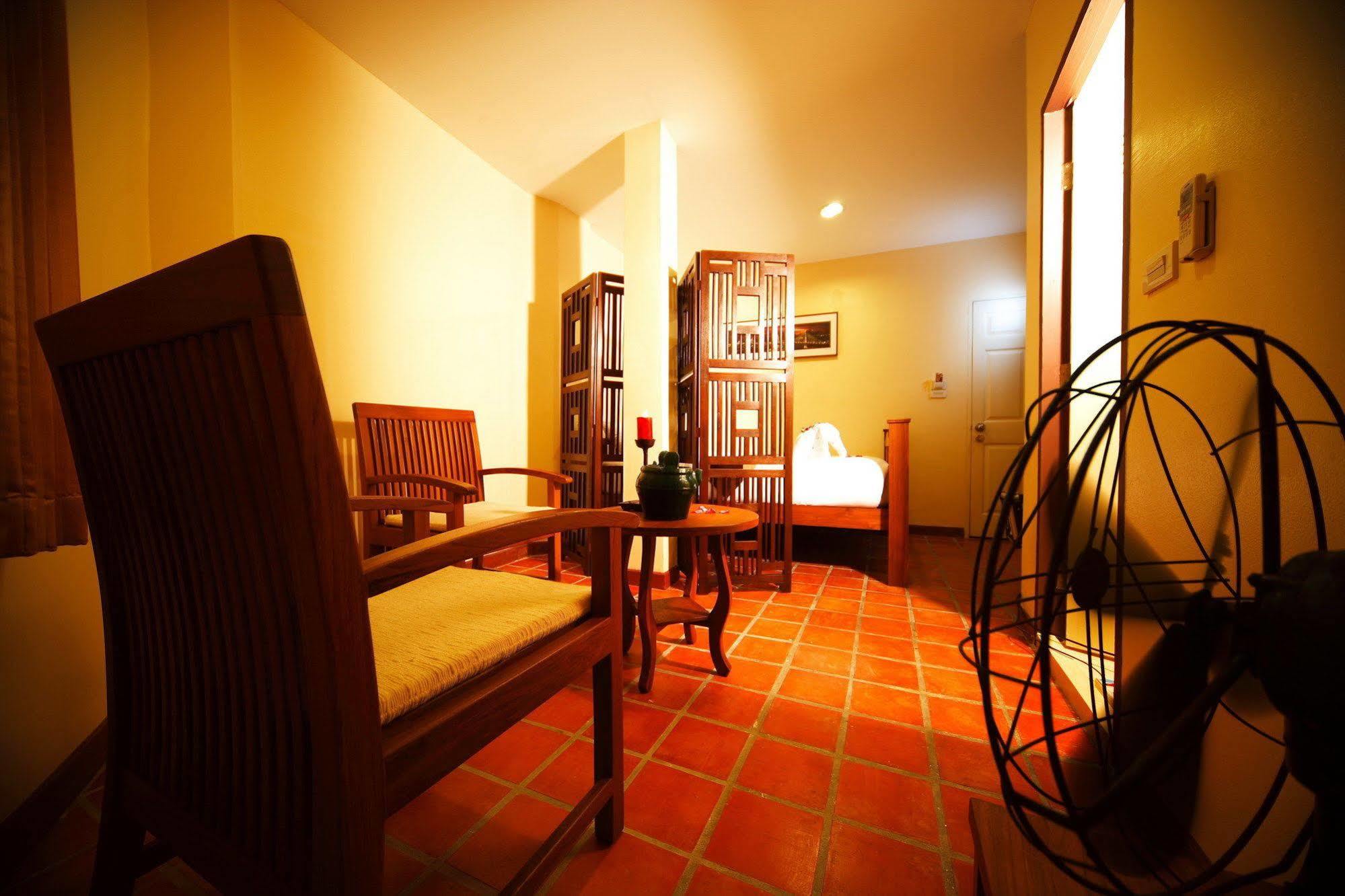 Siamese Views Lodge Бангкок Экстерьер фото